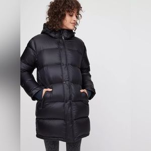 Aritzia TNA “The Super Puff” Mid in soft-shine black, size XS